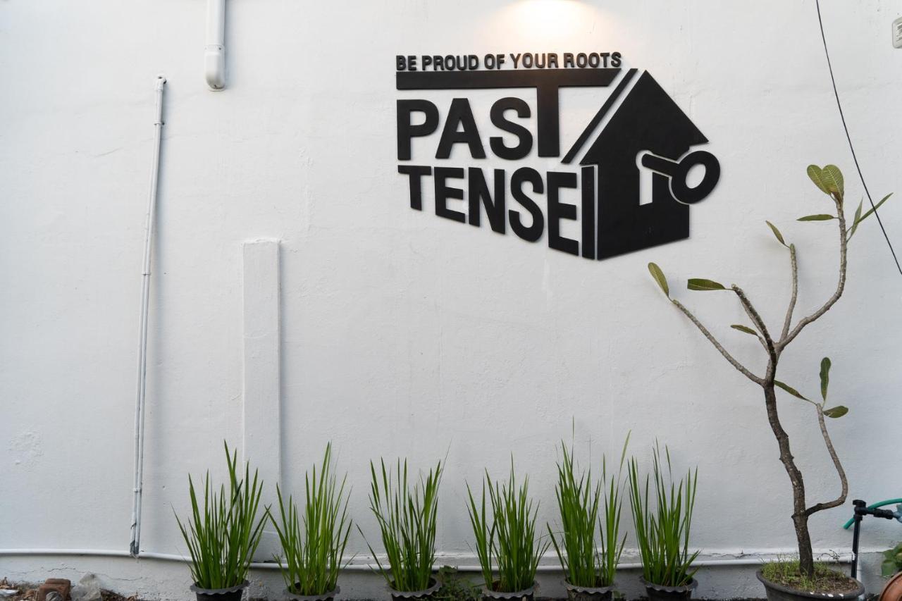 Past Tense Hostel Chiang Mai Bagian luar foto