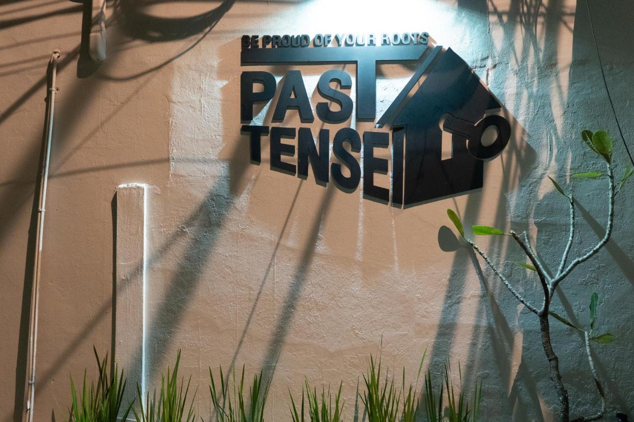 Past Tense Hostel Chiang Mai Bagian luar foto