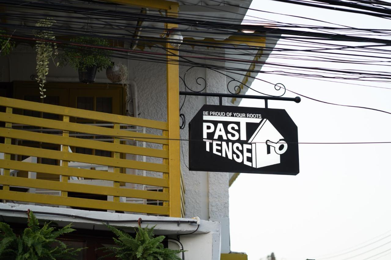 Past Tense Hostel Chiang Mai Bagian luar foto