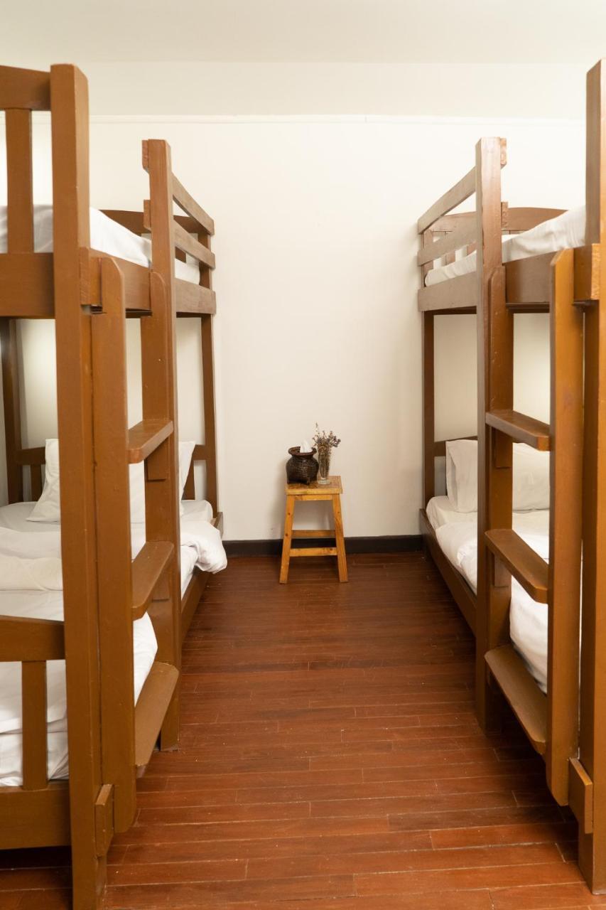 Past Tense Hostel Chiang Mai Bagian luar foto