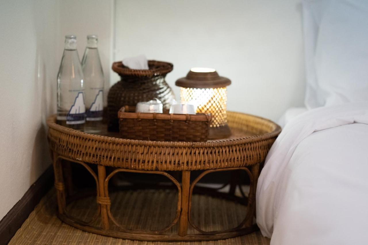 Past Tense Hostel Chiang Mai Bagian luar foto